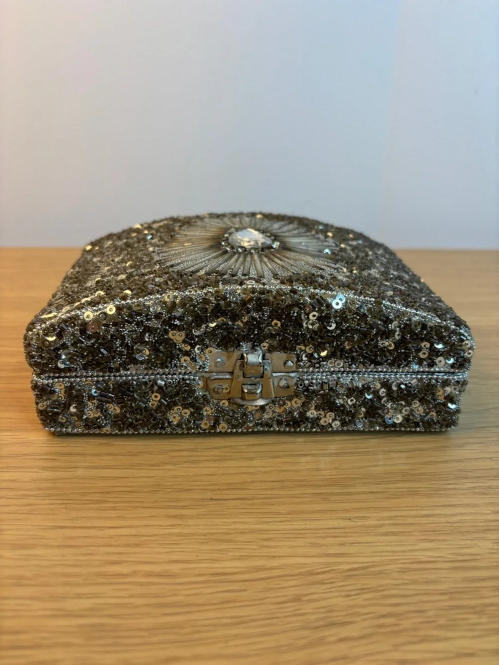 Silver Sequin/Glass Beaded Trinket Box‎